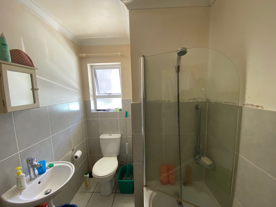 2 Bedroom Property for Sale in Muizenberg Western Cape